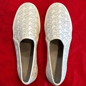 Keds Women's Houndstooth Patterned Slip-On Sneakers in White and Gray